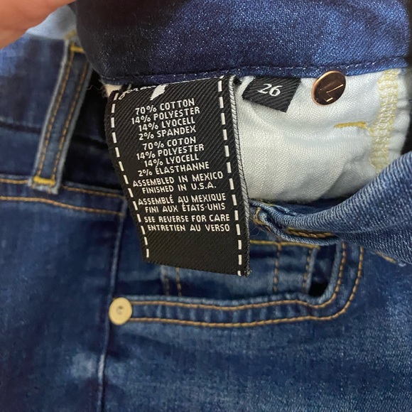 7 For All Mankind | EUC size 26 b(air) denim - Picture 4 of 6